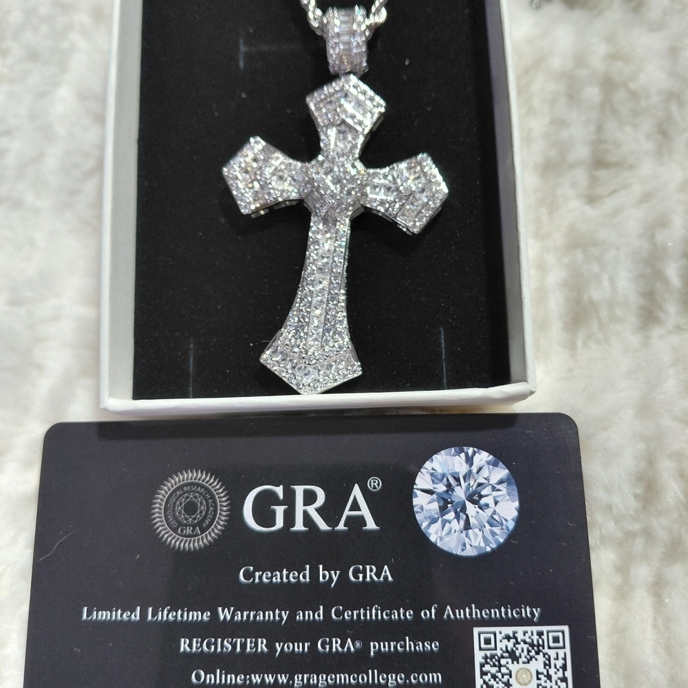 Elegant Silver Cross Pendant Moissante Pendant Tested